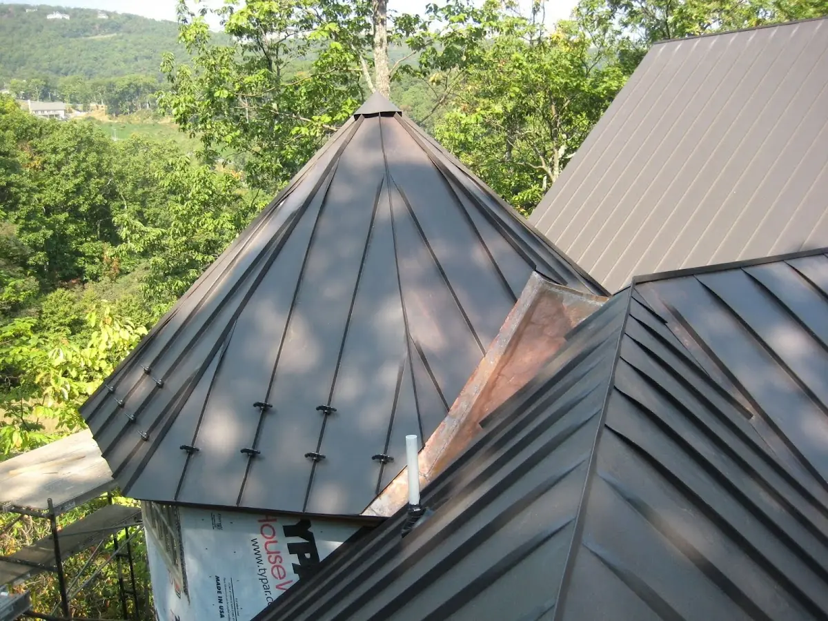 Professional Roof Tarp Installation by Craftsman Roofing in Windermere Woods